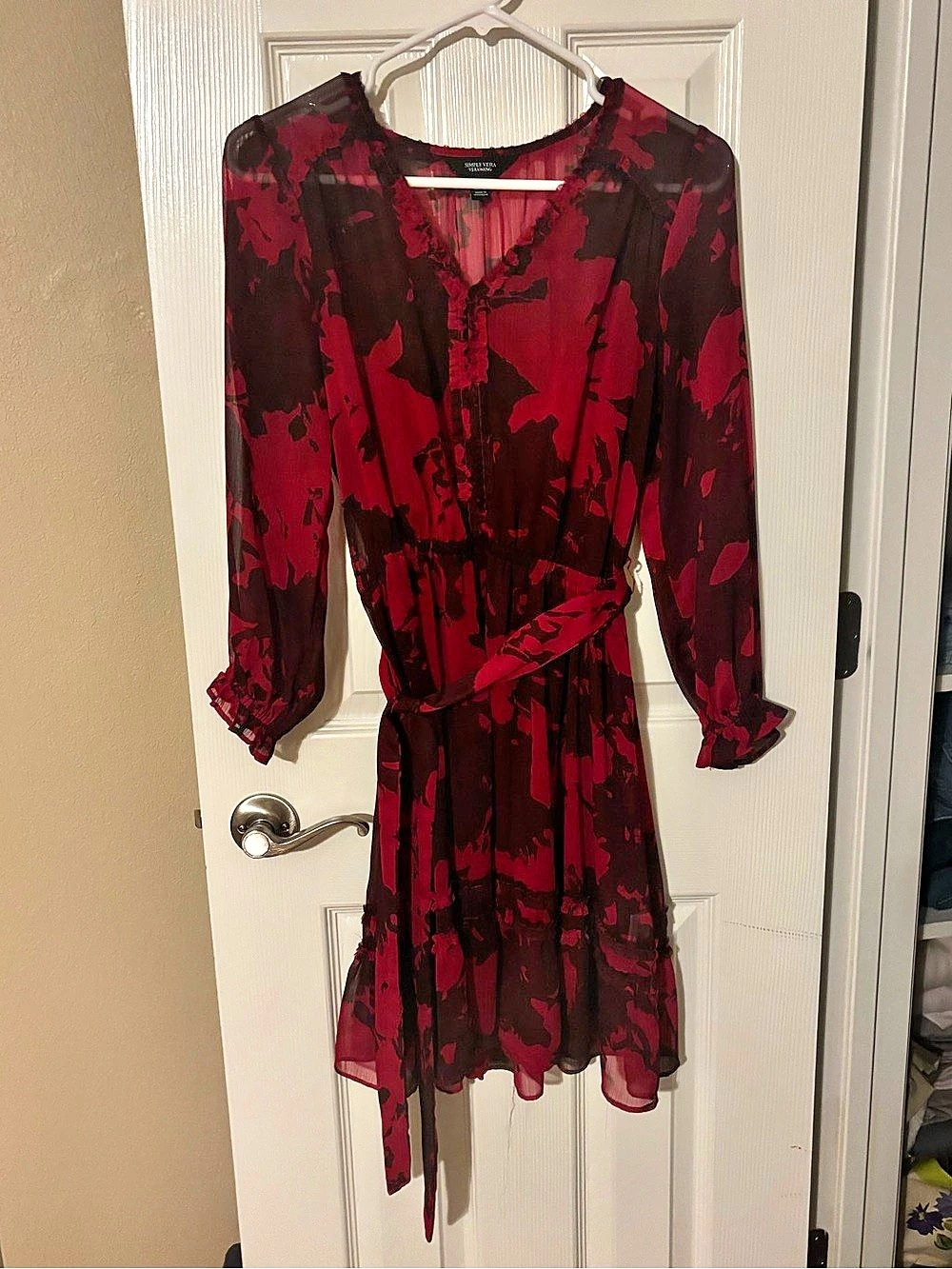 Simply Vera Wang Floral Mini Dress in Red & Black Size Small Like New